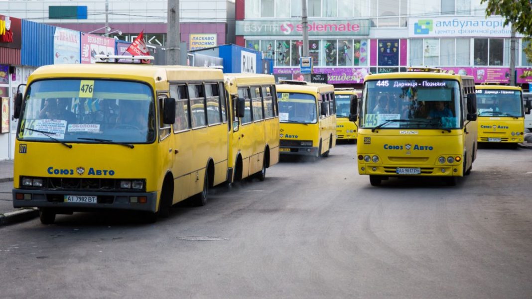 Маршрутки в Києві. Фото: РБК-Україна