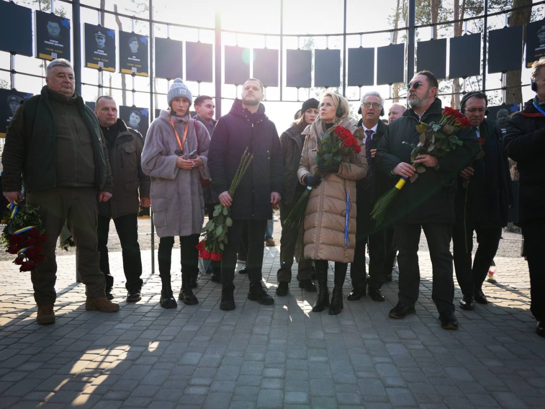 Піа Каума та Микола Калашник у Мощуні. Фото: Телеграм М.Калашника
