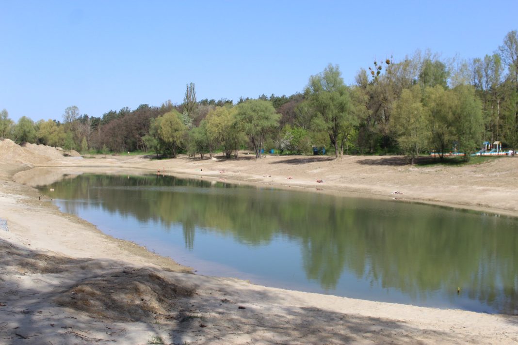 Воду взяли на аналіз. Фото: КП 