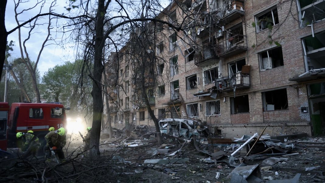 Наслідки російського удару по Києву. Фото: Суспільне