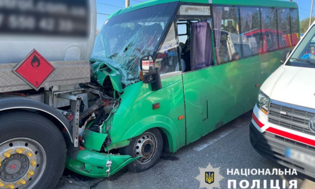 ДТП на Оболоні. Фото: Нацполіція