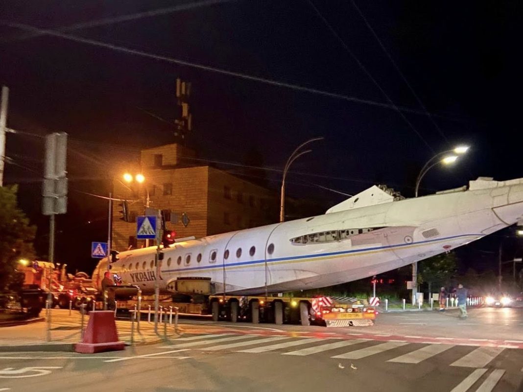 Транспортування літака Ту-134А-3 