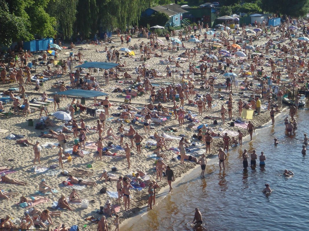 Пляж у столичному Гідропарку. Фото: Wikipedia