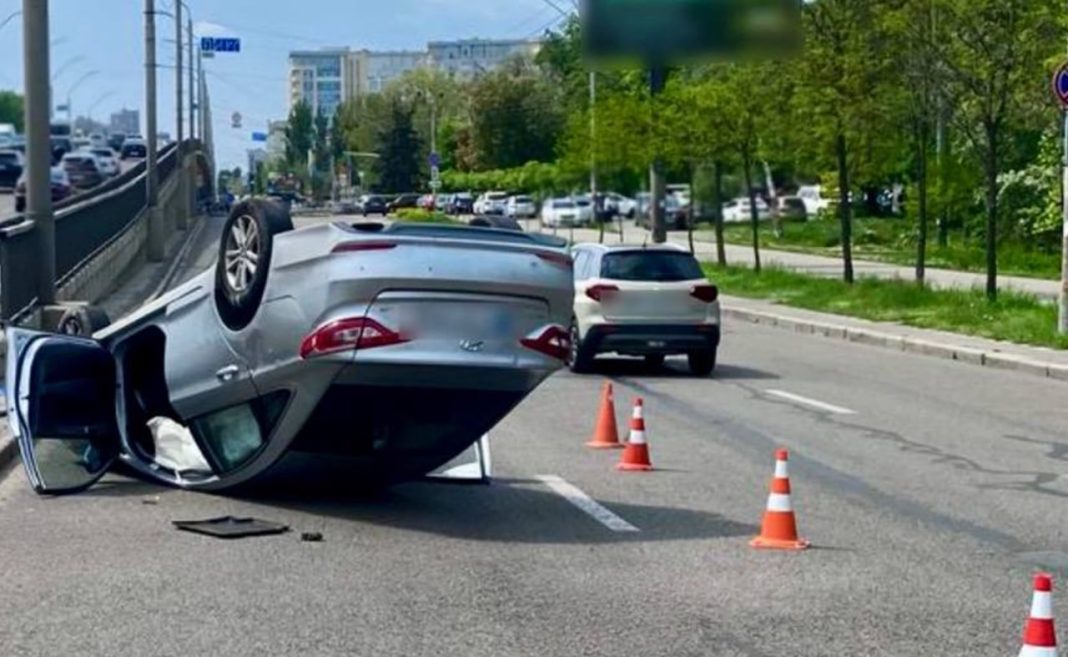 Аварія на На Берестейському проспекті. Фото: Патрульна поліція
