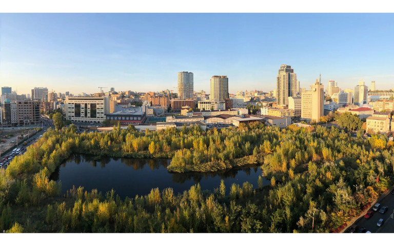 Закинуте депо, яке просять перетворити в парк. Фото: Київська міська рада