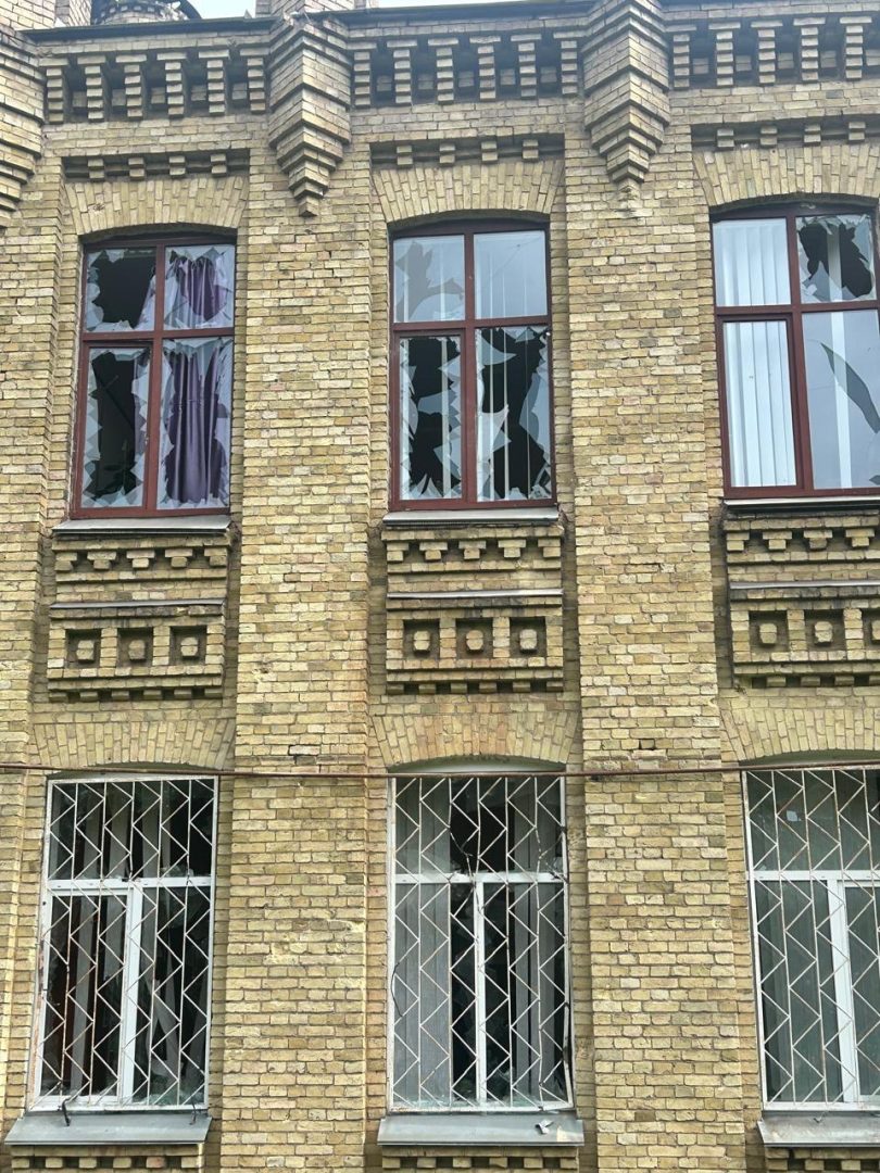 Пошкоджена внаслідок атаки Росії історична будівля навчального корпусу КПІ. Фото: адміністрація закладу