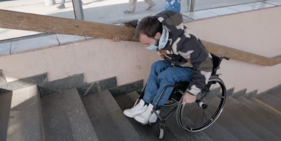 Відсутність пандусів у метро. Фото: КИЇВ24