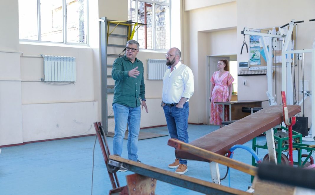 Оновлення у столичному спортивному ліцеї. Фото: КМДА