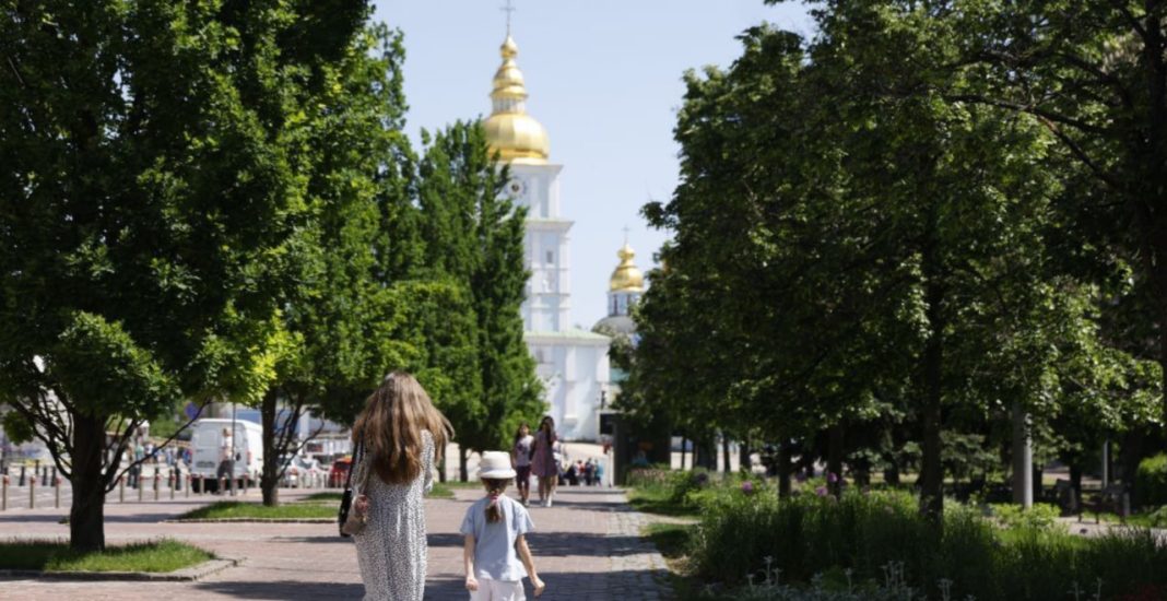 Сонячна погода в Києві. Фото: Вечірній Київ