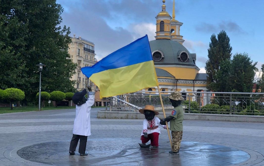 Вбрання малюків-засновників до Дня Незалежності. Фото: Володимир Журавель