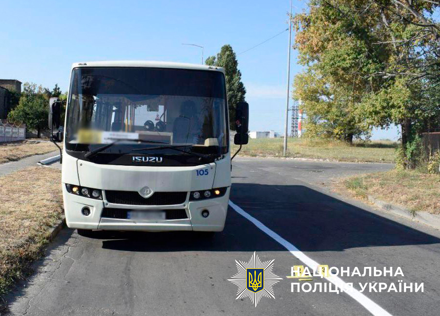 Пошкоджений автобус. Фото: Нацполіція
