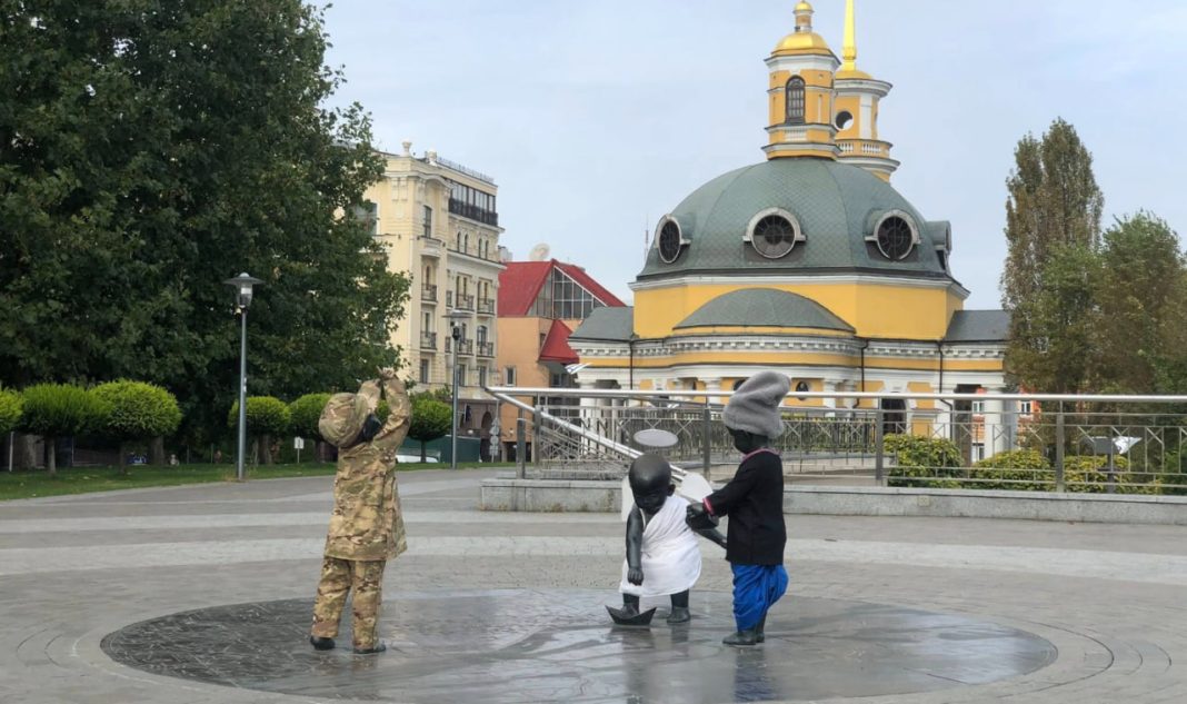 Пам'ятник малюків-засновників Києва. Фото: Володимир Журавель