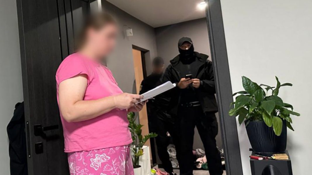 Працівниця банку. Фото: поліція