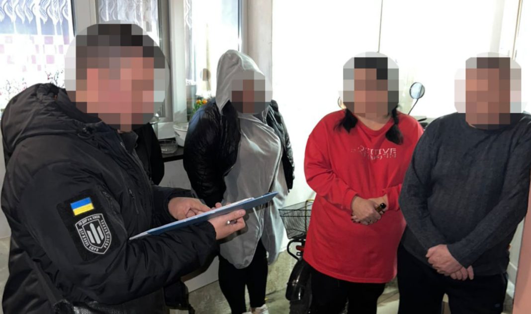 Підозрювані. Фото: ДБР