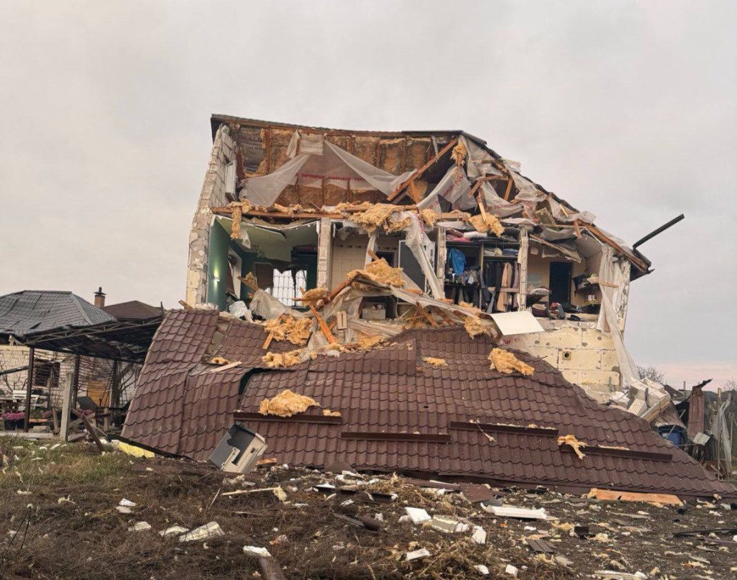 Наслідки атаки на Київщині. Фото: поліція