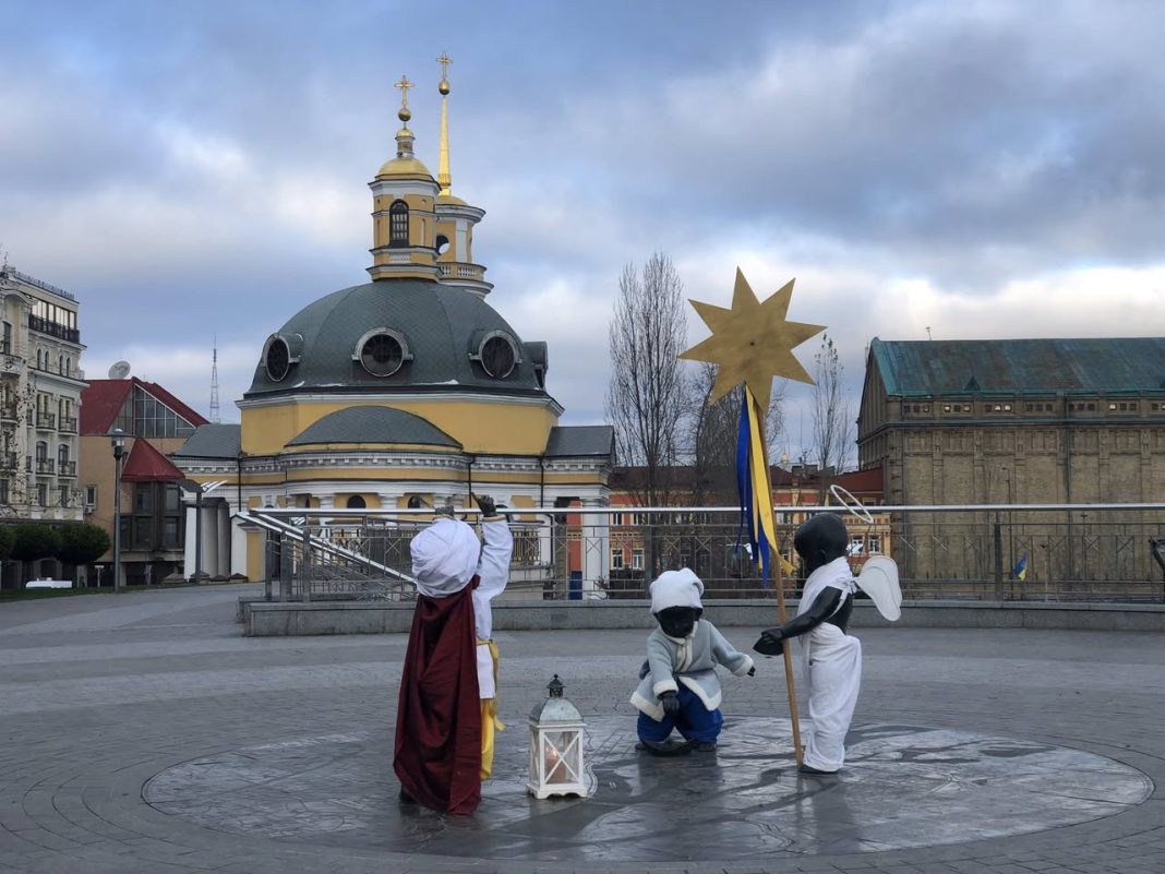 Скульптури малюків-засновників Києва. Фото: Volodymyr Zhuravel