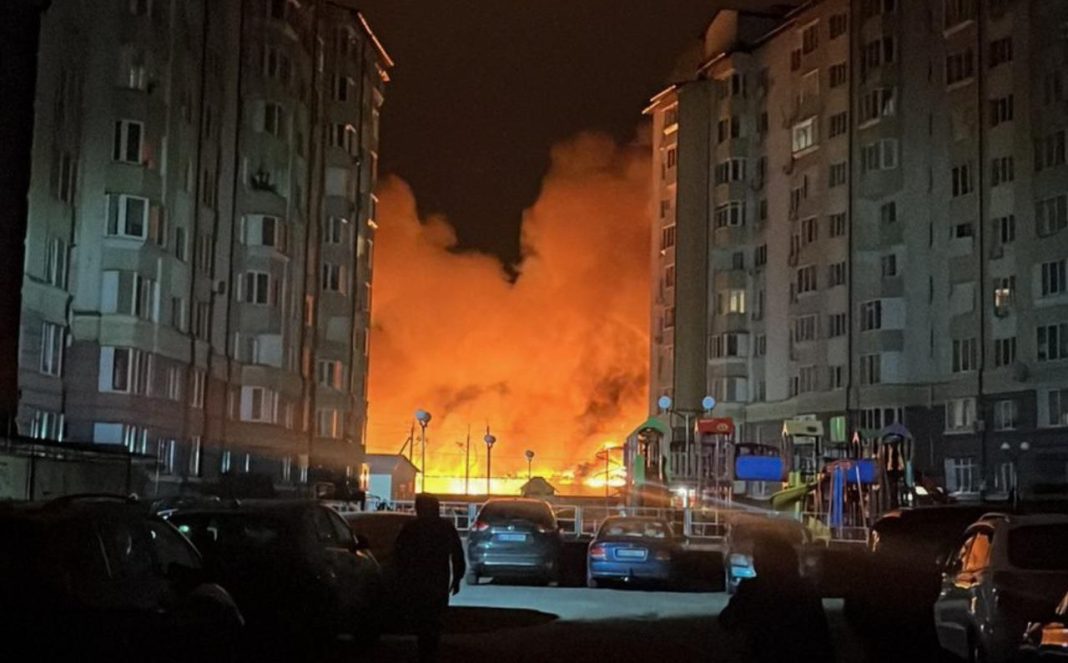 Наслідки атаки РФ. Фото: ДСНС