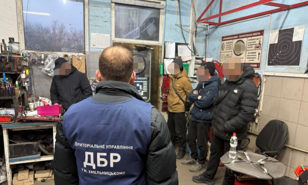 СТО, де працювали військовослужбовці. Фото: ДБР