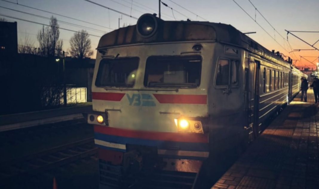 Потяг, який збив юнака. Фото: Нацполіція