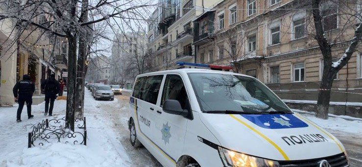 Авто правоохоронців. Фото: Головне управління Національної поліції у місті Києві