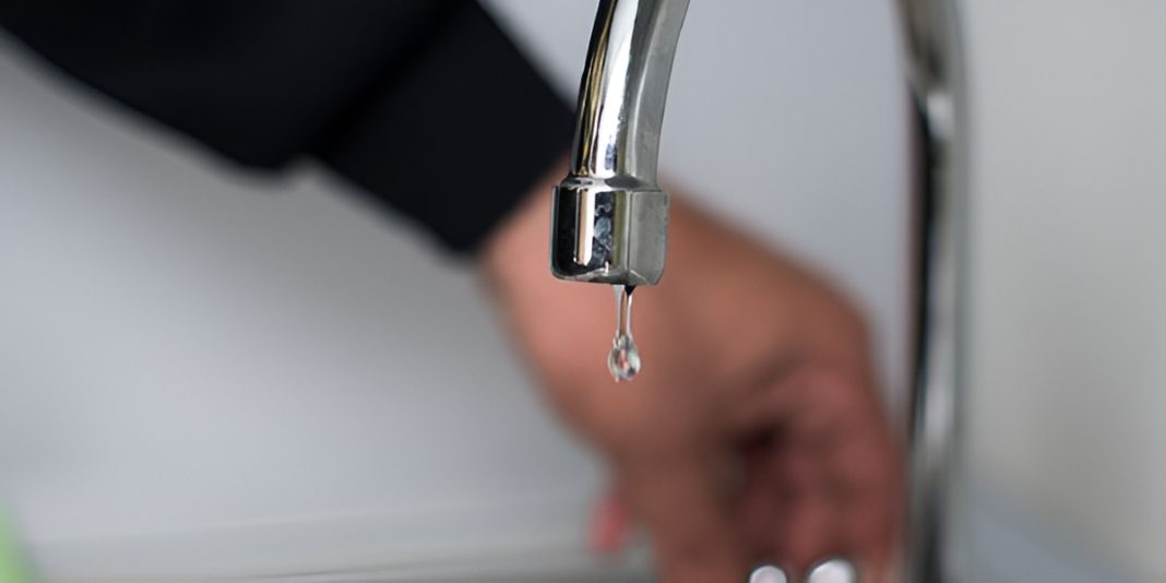 Відсутність води. Фото: Вечірній Київ