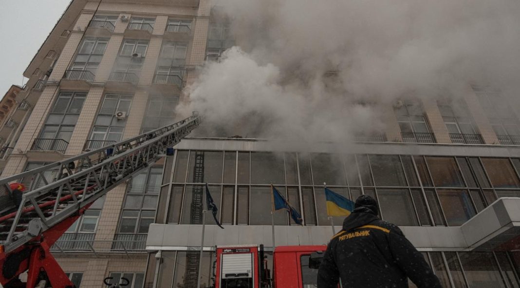 Пожежа в готелі у центрі Києва. Фото: ДСНС України