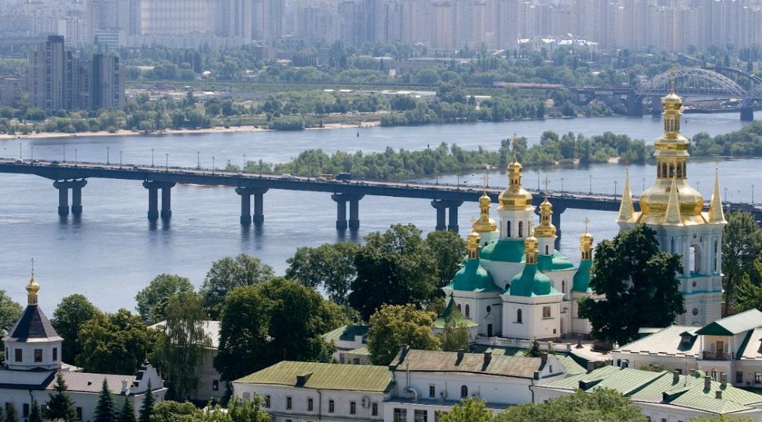 Сонячна погода в Києві. Фото: Борис Корпусенко