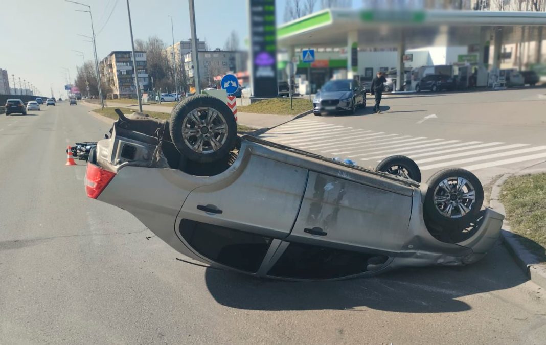 Місце ДТП. Фото: Головне управління Національної поліції у місті Києві