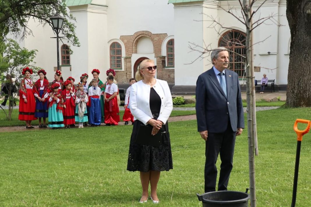 Закладання Алеї київських князівен. Фото: Національний заповідник «Софія Київська»