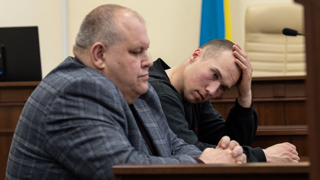 Михайло Дробницький з адвокатом. Фото: Суспільне Новини/Іван Антипенко