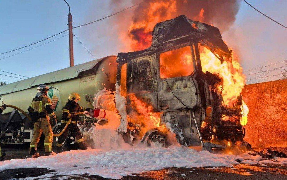 Наслідки обстрілів Київщини. Фото: ДСНС
