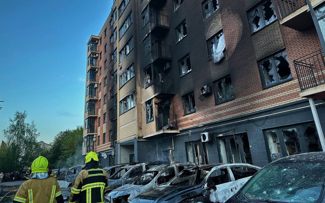 Наслідки атаки РФ по Київщині. Фото: ДСНС