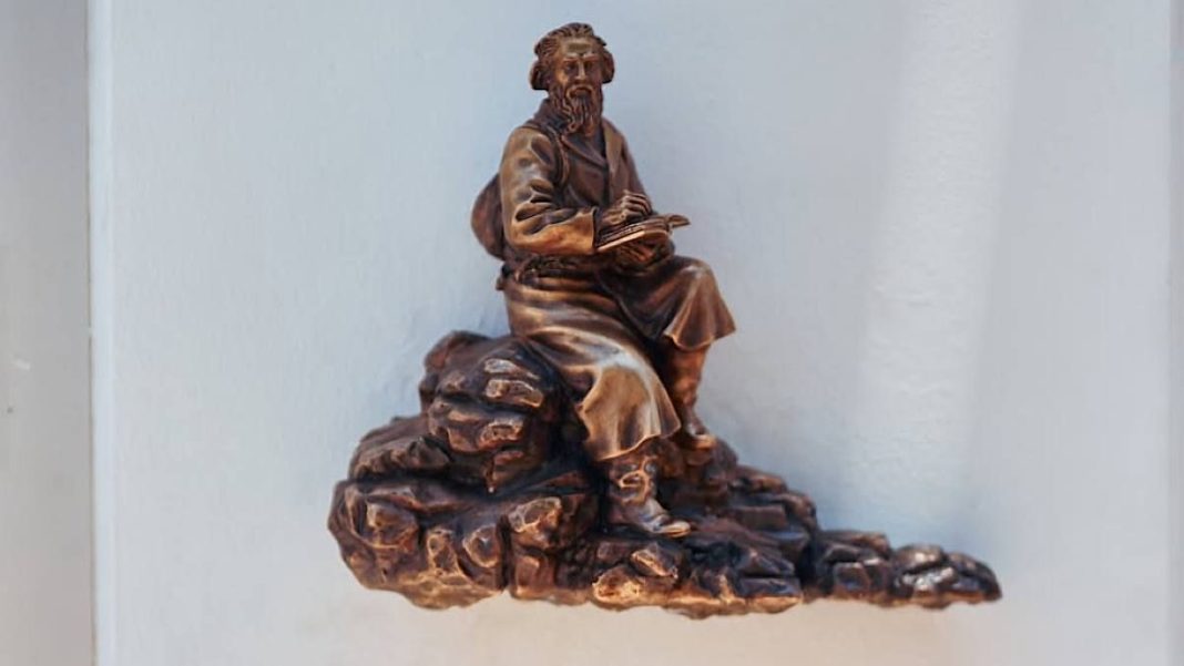 Мініскульптура проєкту 