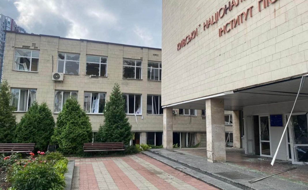 Пошкоджені корпуси. Фото: соцмережі