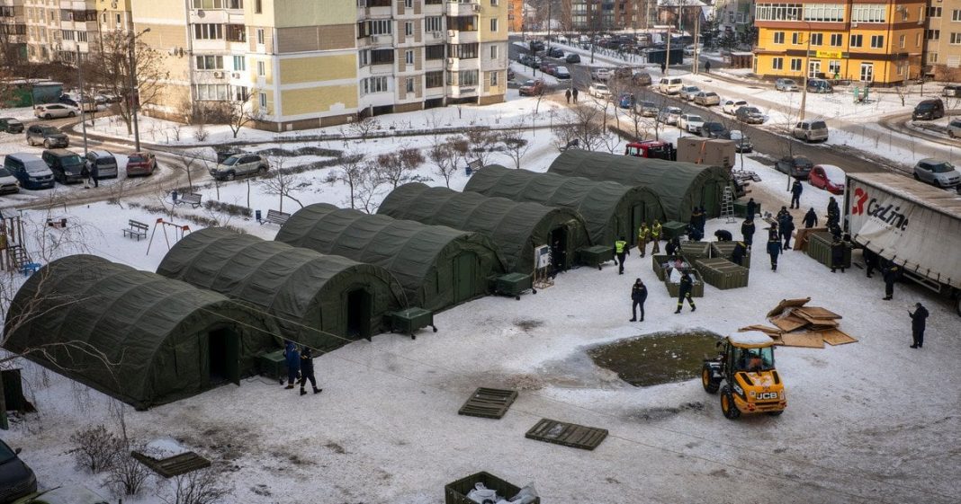 Пункти незламності в Києві минулої зими. Фото: Associated Press