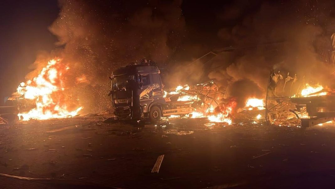 У ніч проти 28 серпня внаслідок масованої ворожої атаки було знищено сортувальні центри Нової пошти в Сумах та на Київщині