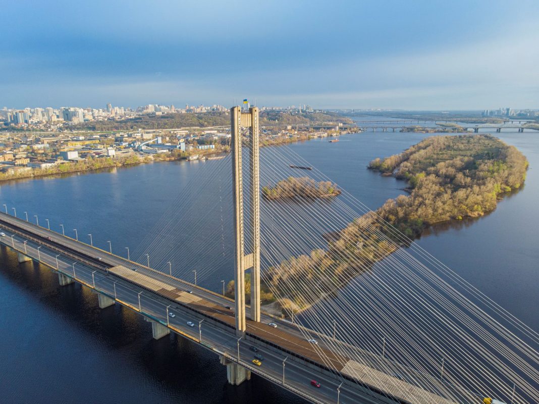 Із 15 до 18 вересня частково обмежуватимуть рух Південним мостом
