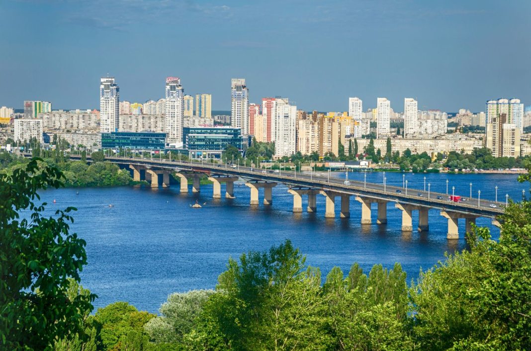 Ремонт мосту Патона в Києві 11–14 вересня — де обмежать рух транспорту