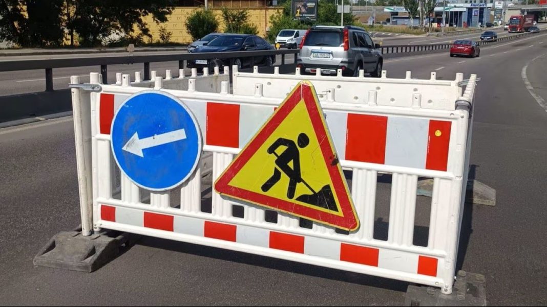 У Києві з 7 вересня частково обмежать рух вулицею Миколи Закревського, а на Мінській площі розпочнуть поетапне будівництво нових світлофорів