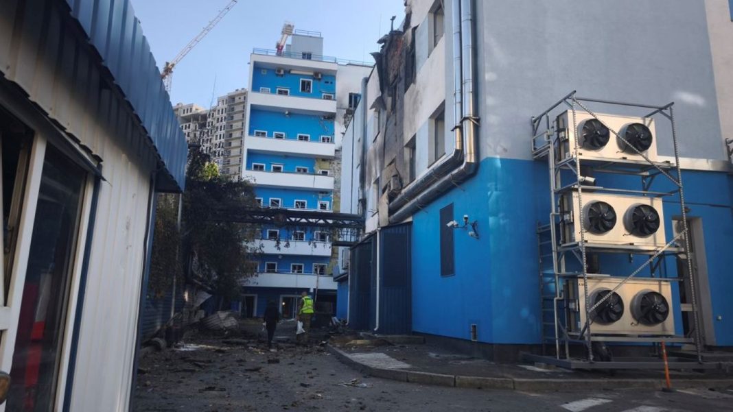 Удар по Києву: у столиці пошкоджено головний офіс 