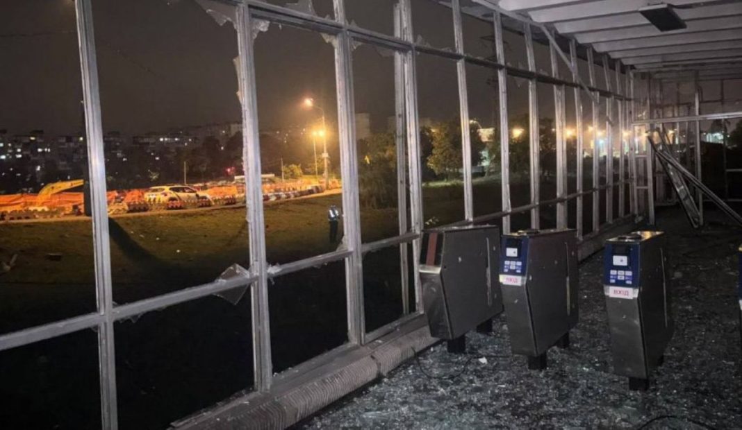 Обстріл Києва: чому закрили станції метро 