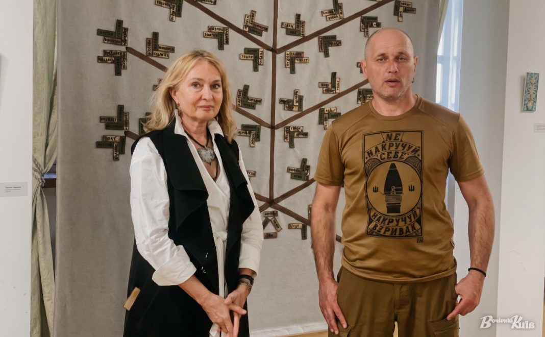 Співкуратори виставки «Дерево життя. Традиції і сучасність» Галина Дюговська та Данило Проскурін. Фото: Тетяна Асадчева