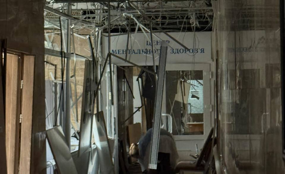 Пошкоджений медзаклад у столиці. Фото: Віталій Кличко